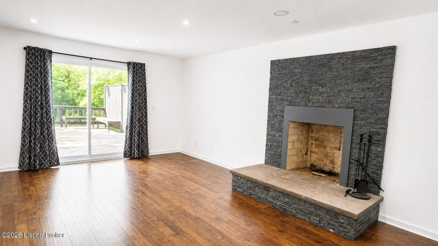 Listing Image 12