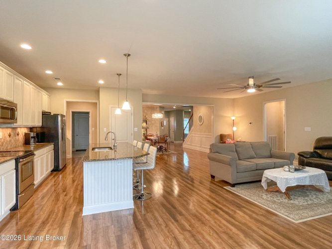 Listing Image 15