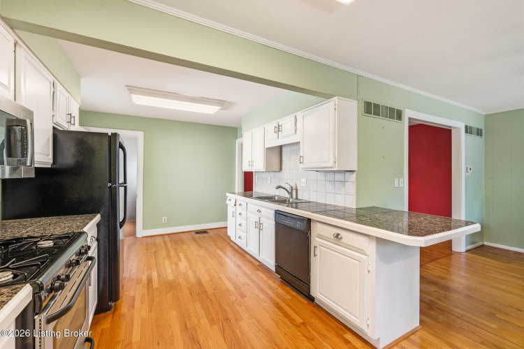 Listing Image 13