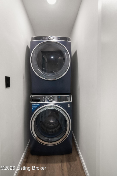 Listing Image 18