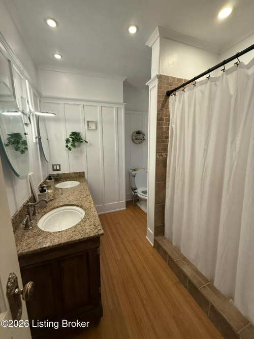 Listing Image 12