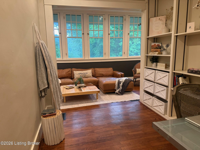 Listing Image 17