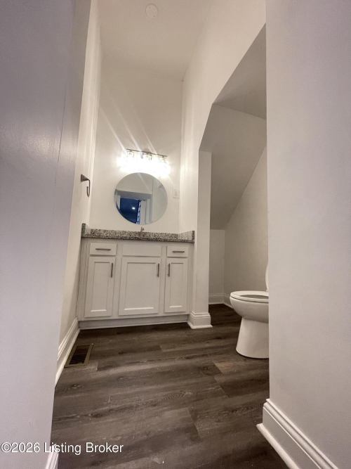 Listing Image 17