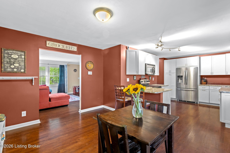 Listing Image 10