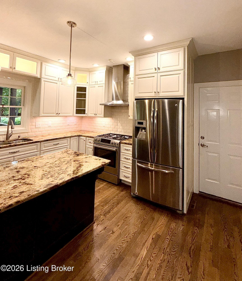 Listing Image 11