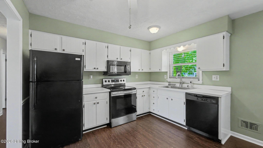 Listing Image 14