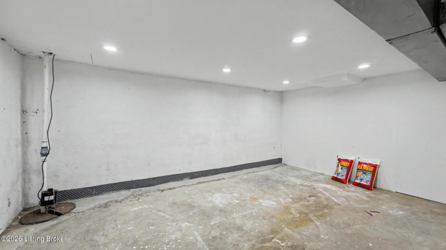 Listing Image 34