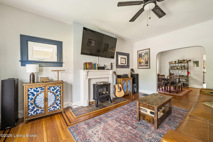 Listing Image 7