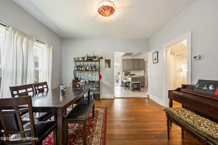 Listing Image 10