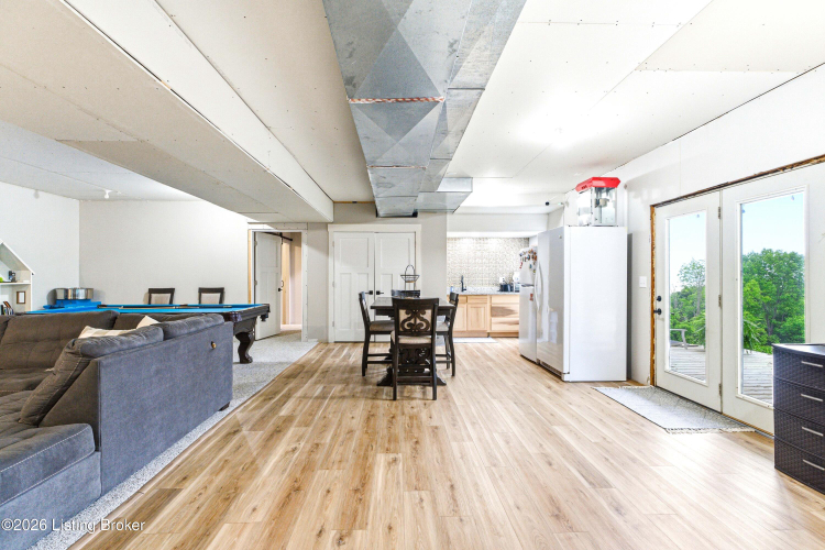 Listing Image 37