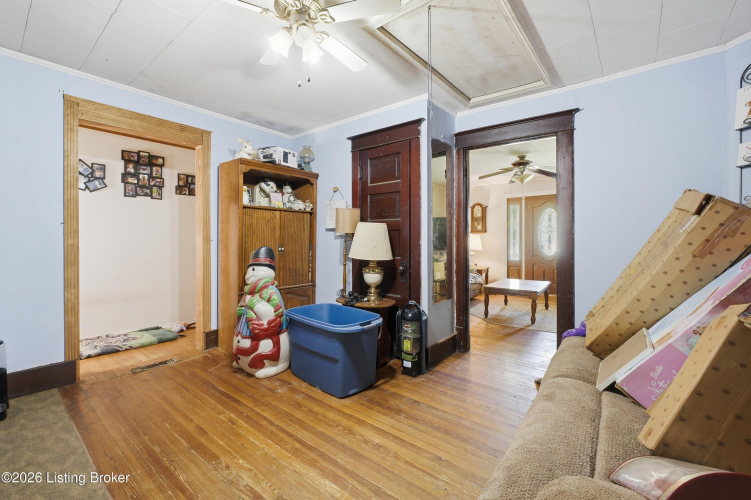 Listing Image 12