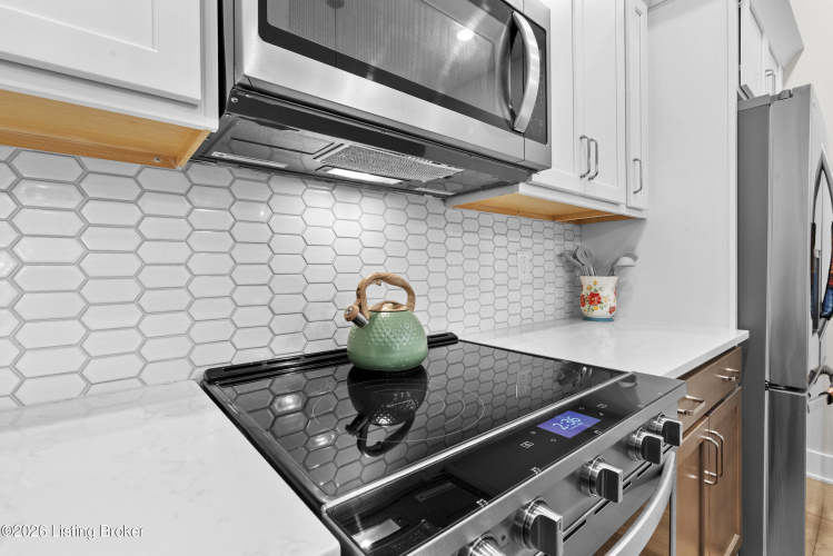 Listing Image 19