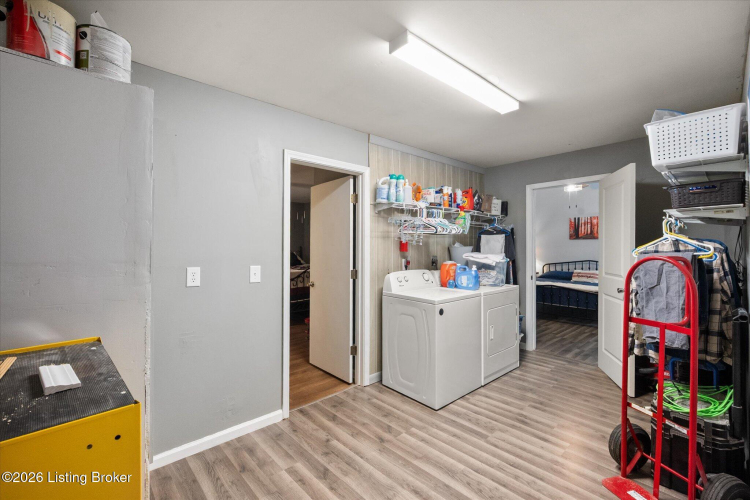 Listing Image 19