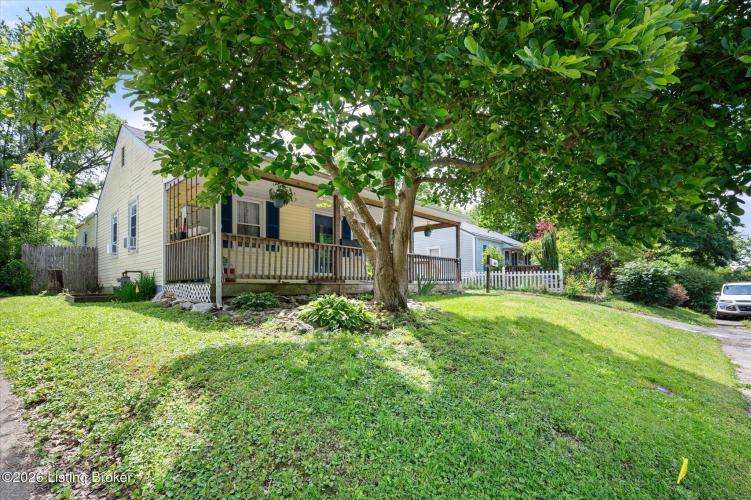 Listing Image 4