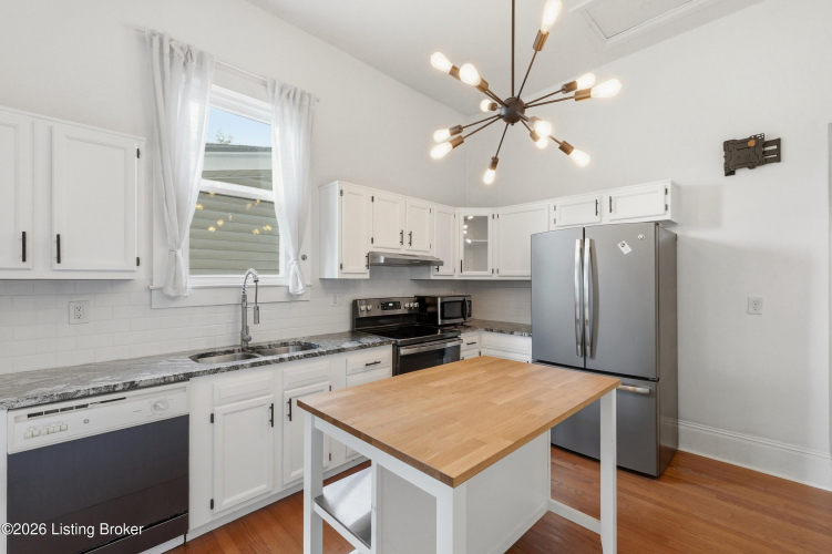 Listing Image 12
