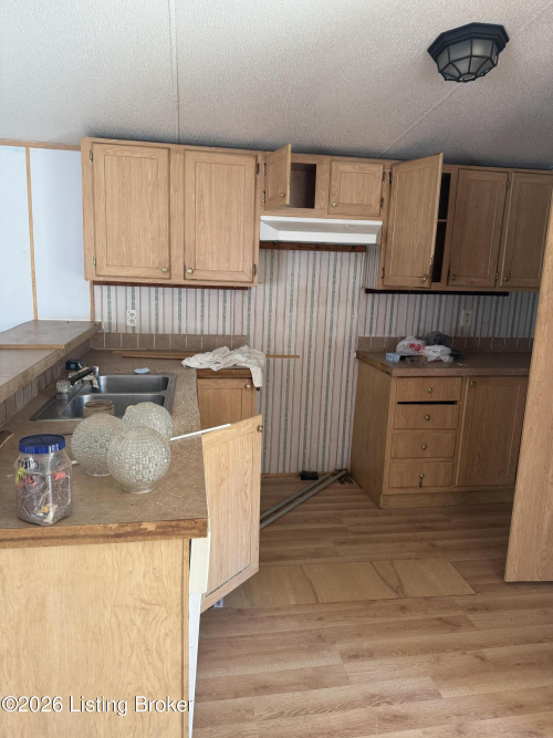 Listing Image 27