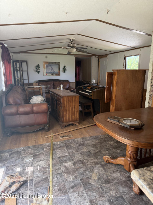Listing Image 38