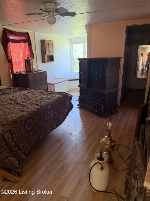 Listing Image 40