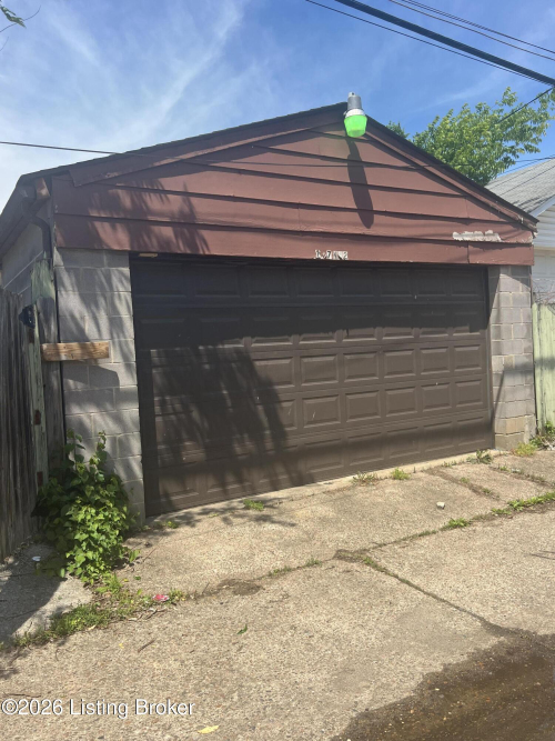 Listing Image 4