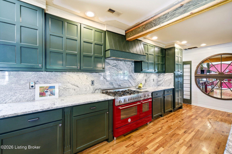 Listing Image 15