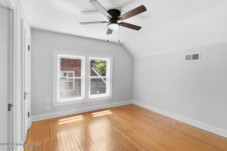 Listing Image 32
