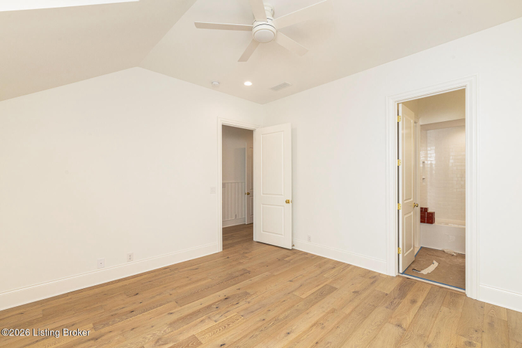 Listing Image 102