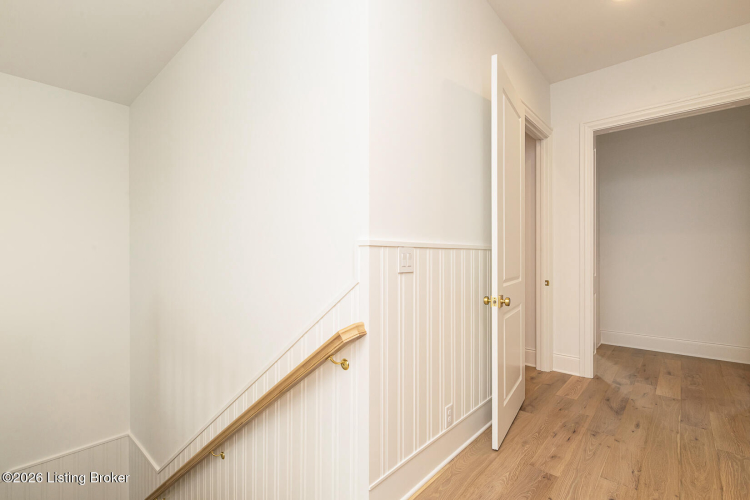 Listing Image 107