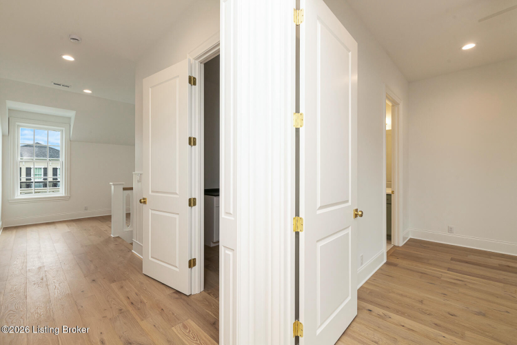 Listing Image 112