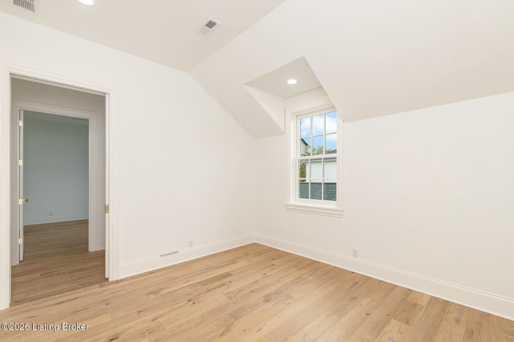 Listing Image 122