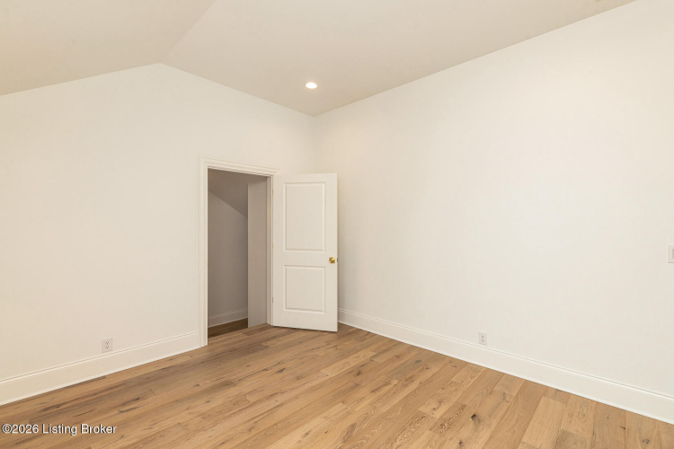 Listing Image 124