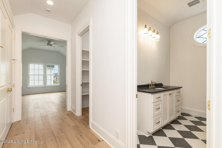 Listing Image 126