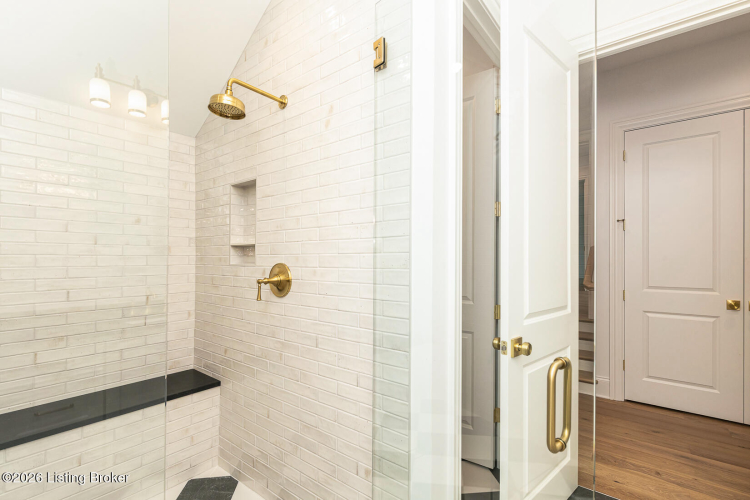 Listing Image 131