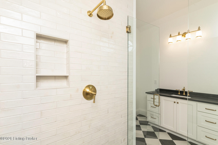 Listing Image 132