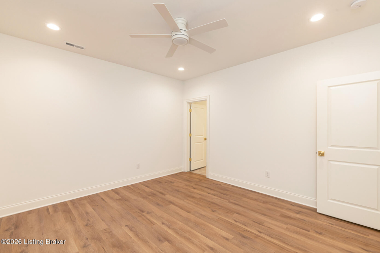 Listing Image 158