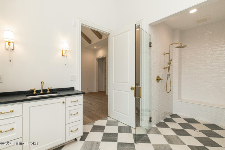 Listing Image 80