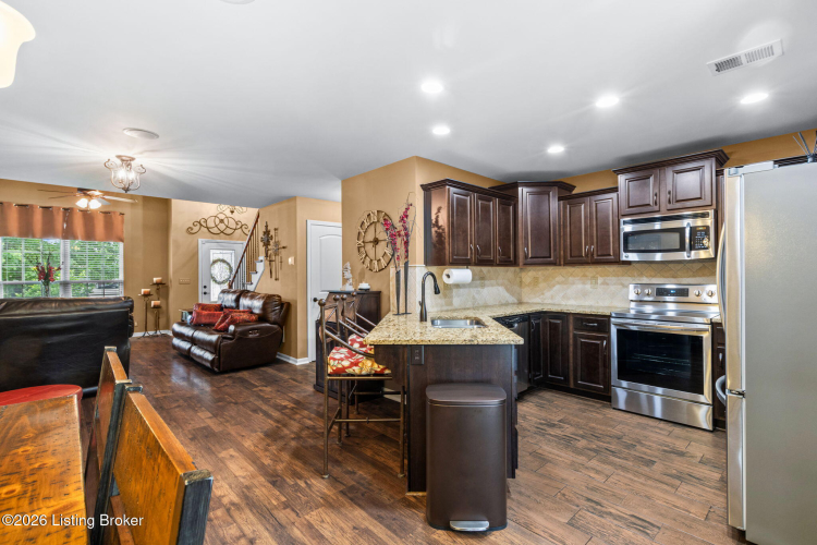 Listing Image 15
