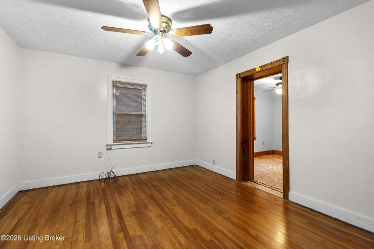 Listing Image 16