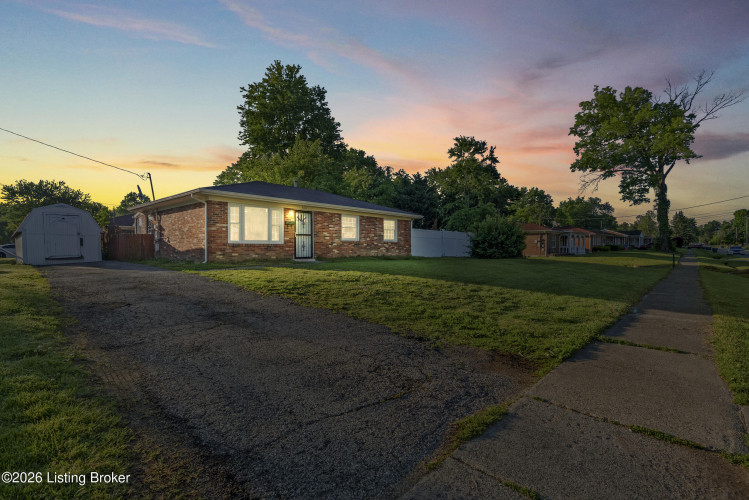 Listing Image 10