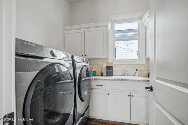 Listing Image 16