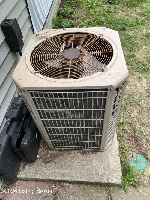 Listing Image 7