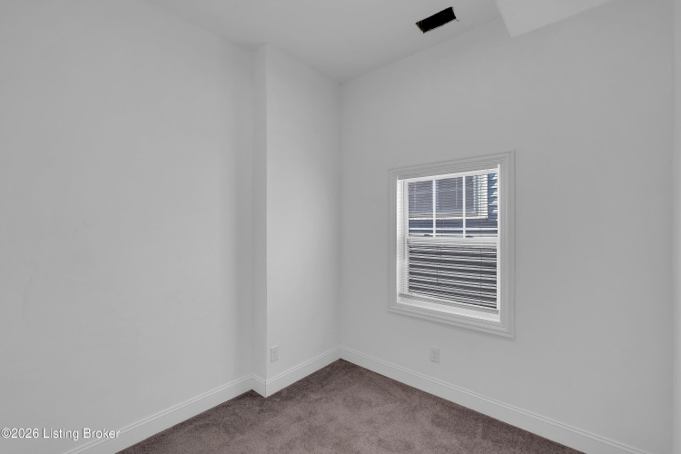 Listing Image 28