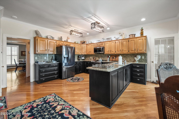Listing Image 19