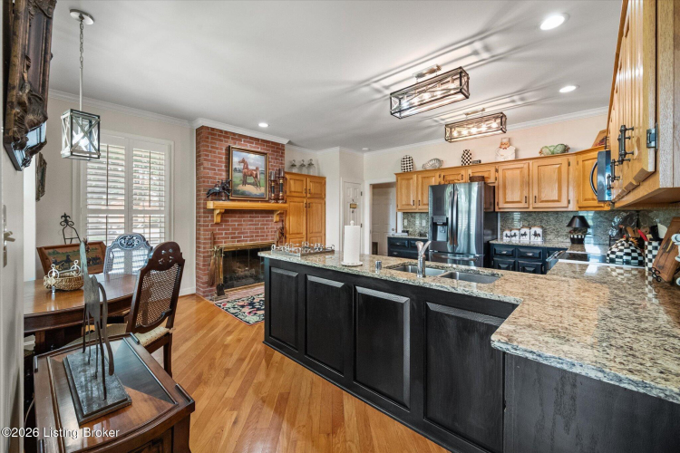 Listing Image 20