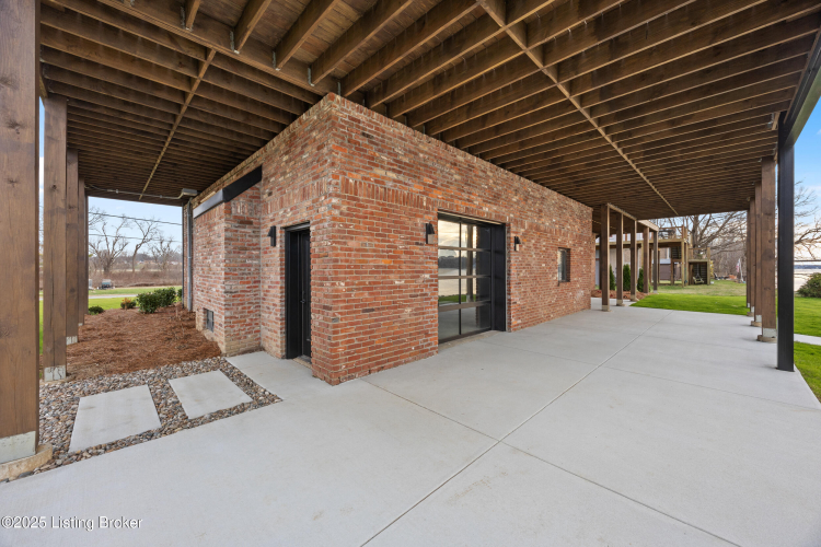 Listing Image 64
