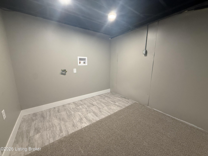 Listing Image 44