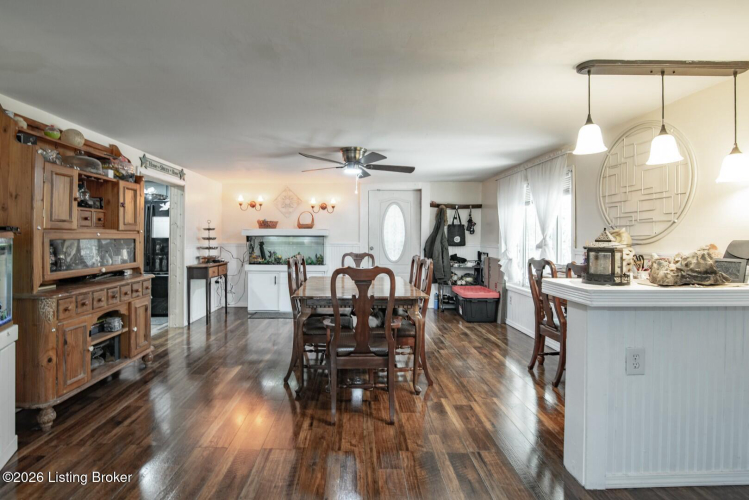 Listing Image 16