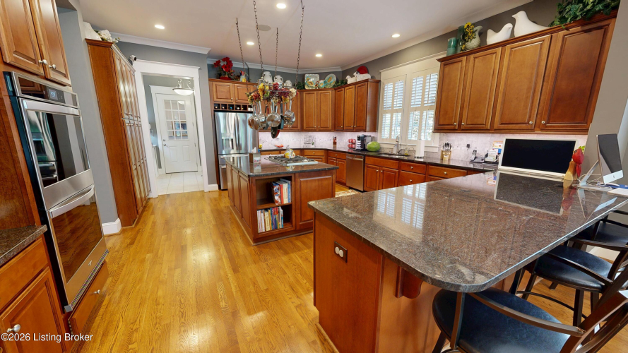 Listing Image 8