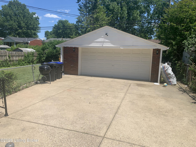 Listing Image 82