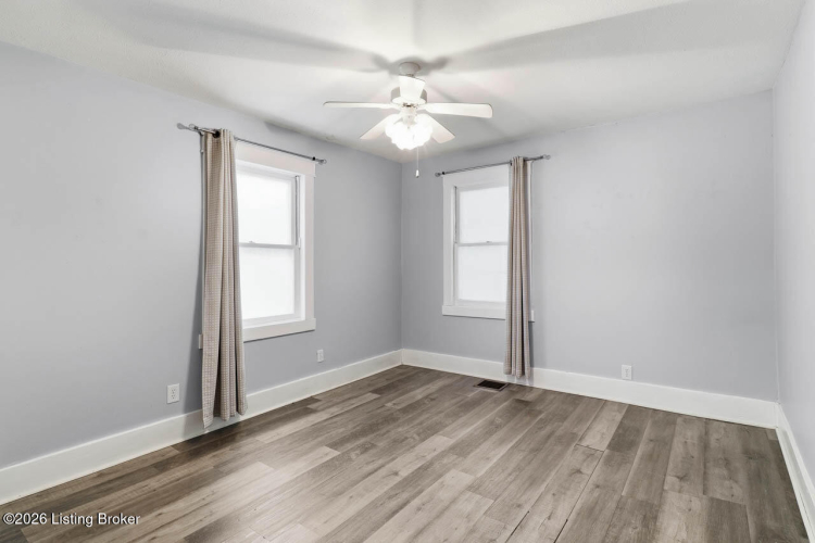 Listing Image 16