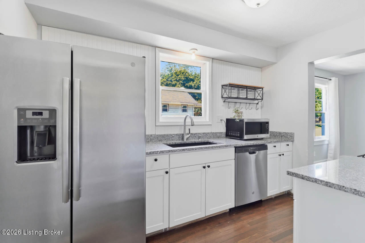Listing Image 19